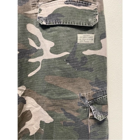 Vintage American Eagle Cargo Shorts 38 Green Camo Button Fly Baggy Distressed - Picture 3 of 6